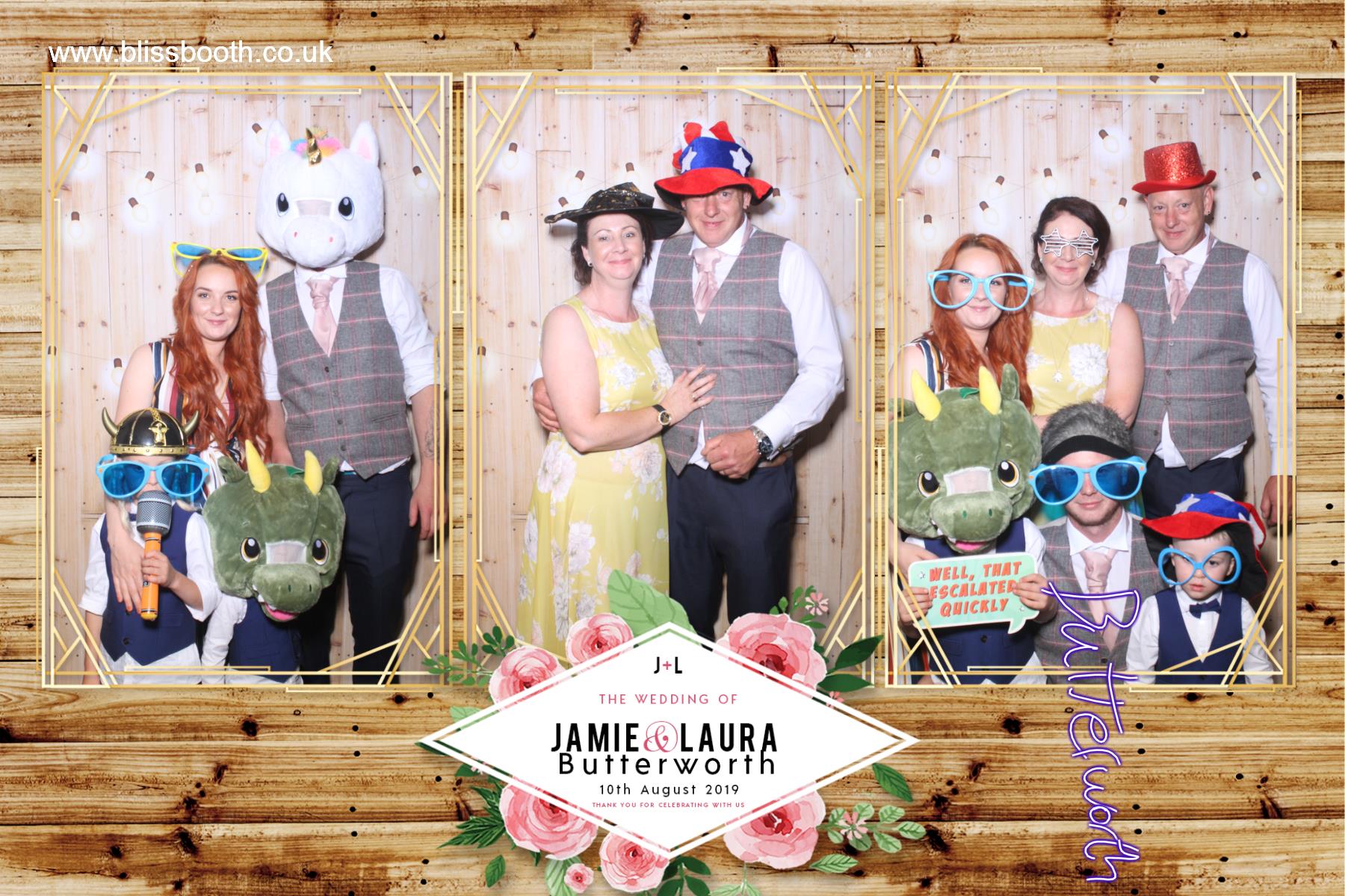 Laura and Jamie | View more photos from the event at gallery.blissbooth.co.uk/u/BlissBooth/Laura-and-Jamie